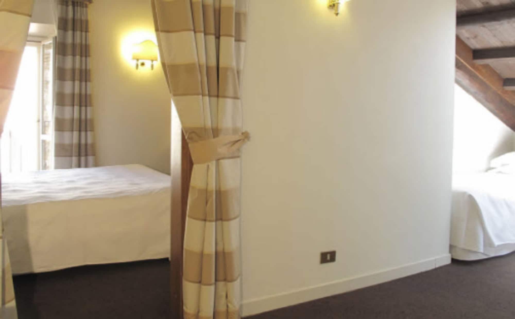 Hotel Albergo Santa Chiara Roma Exterior foto