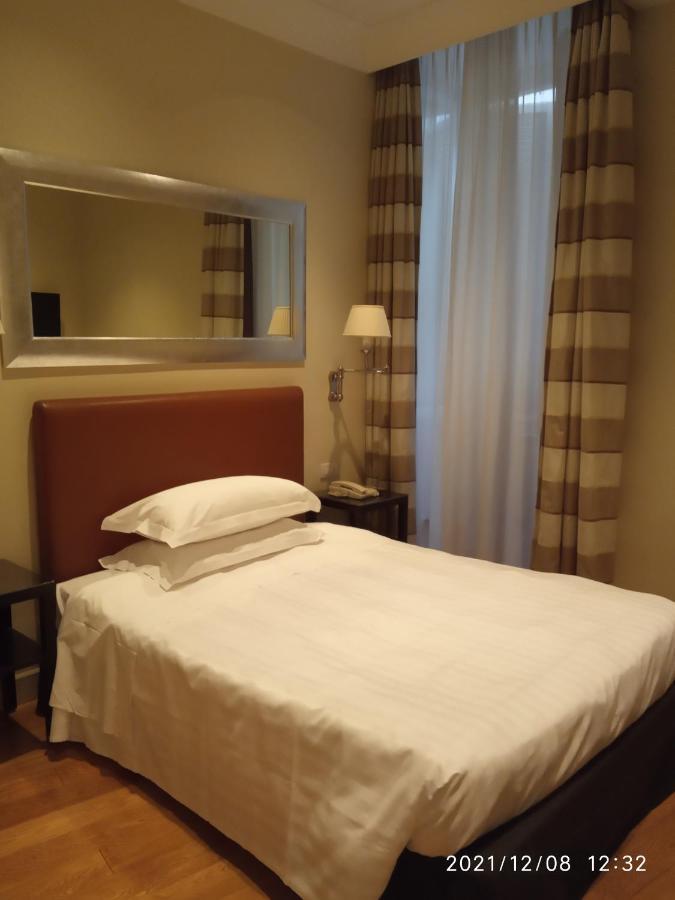 Hotel Albergo Santa Chiara Roma Exterior foto